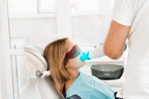 Artificial,Teeth,Whitening.,Dental,Ultraviolet,Whitening,Treatment,With,Light,,Fluoride